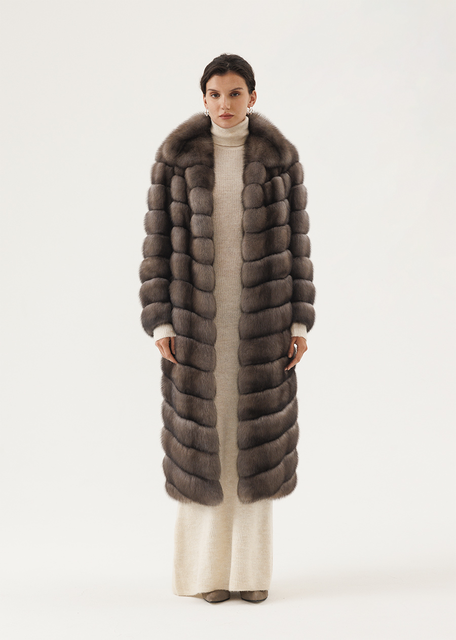 Соболиная шуба с отложным воротником