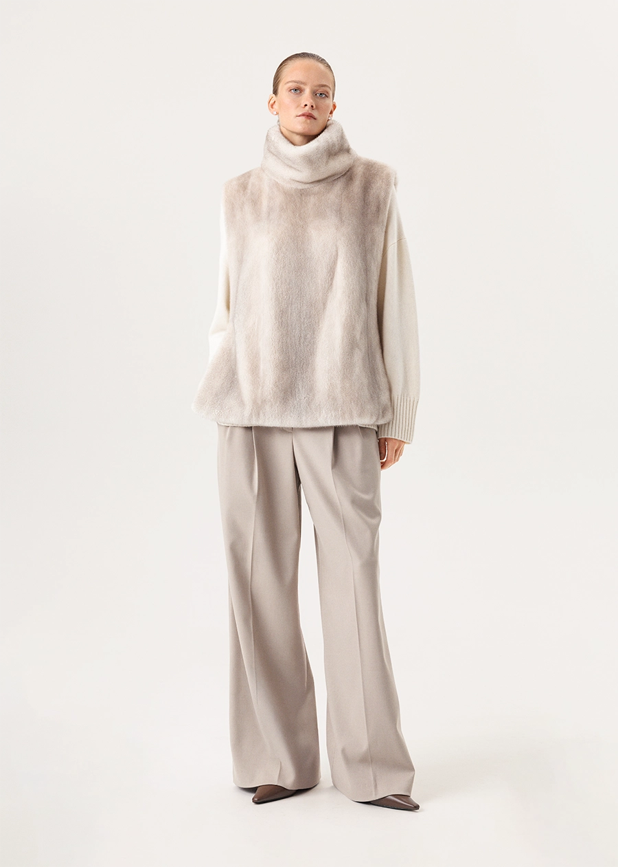 Манишка из меха норки в оттенке "Лёд" 