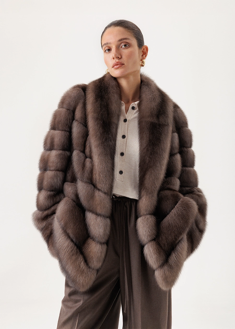 Полупальто из меха соболя с цельным шалевым воротником и цельными манжетами