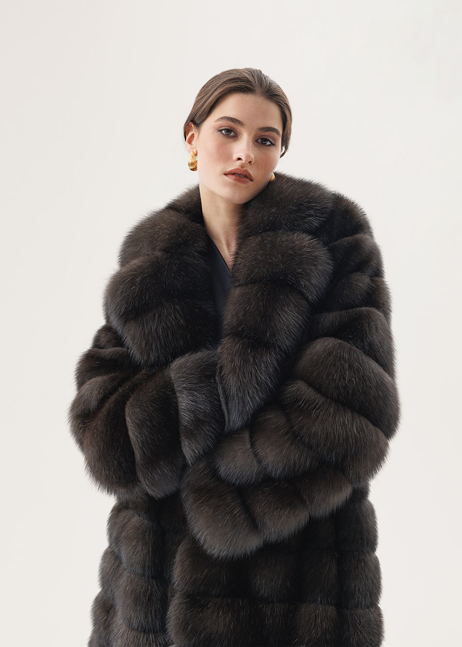 Соболиная шуба в оттенке Dark Russo с объемным классическим воротником