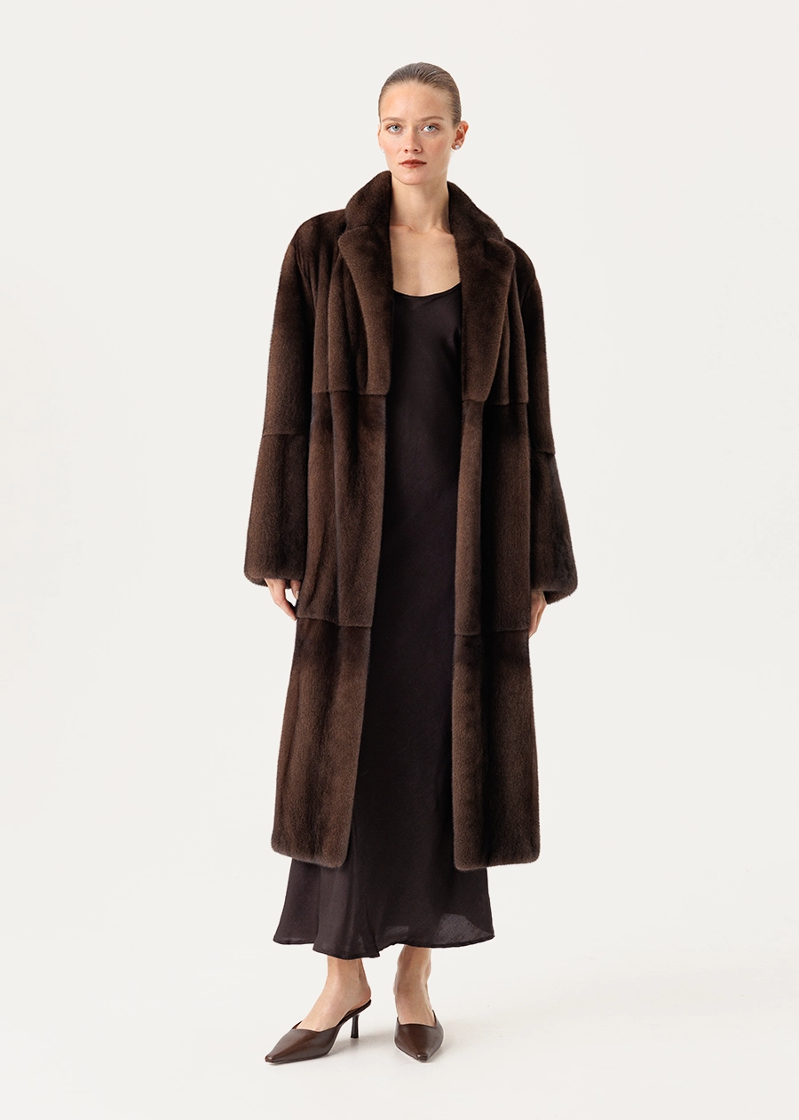 Шуба из меха норки с английским воротником