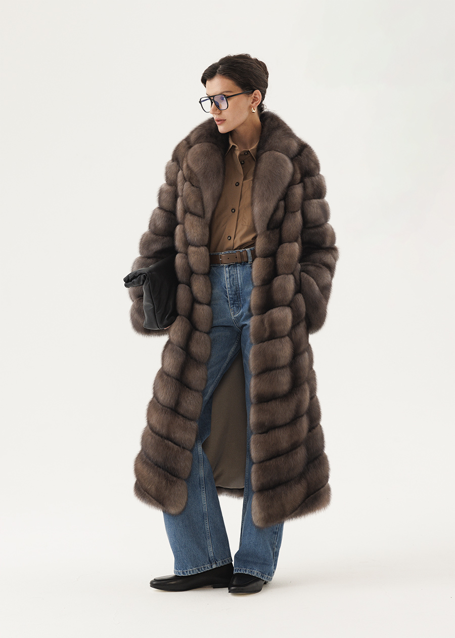 Длинная шуба из соболя в кофейном оттенке