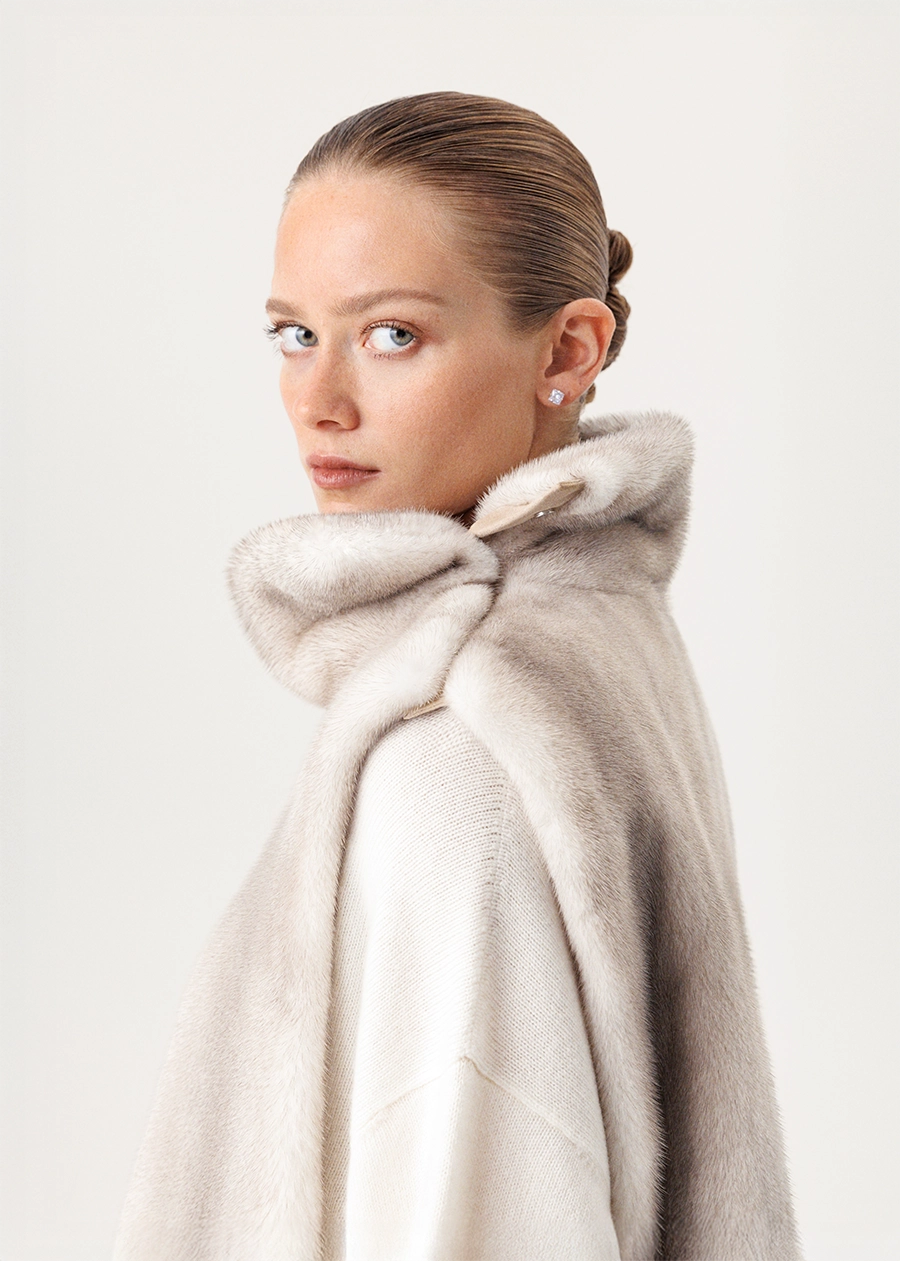 Манишка из меха норки в оттенке "Лёд" 