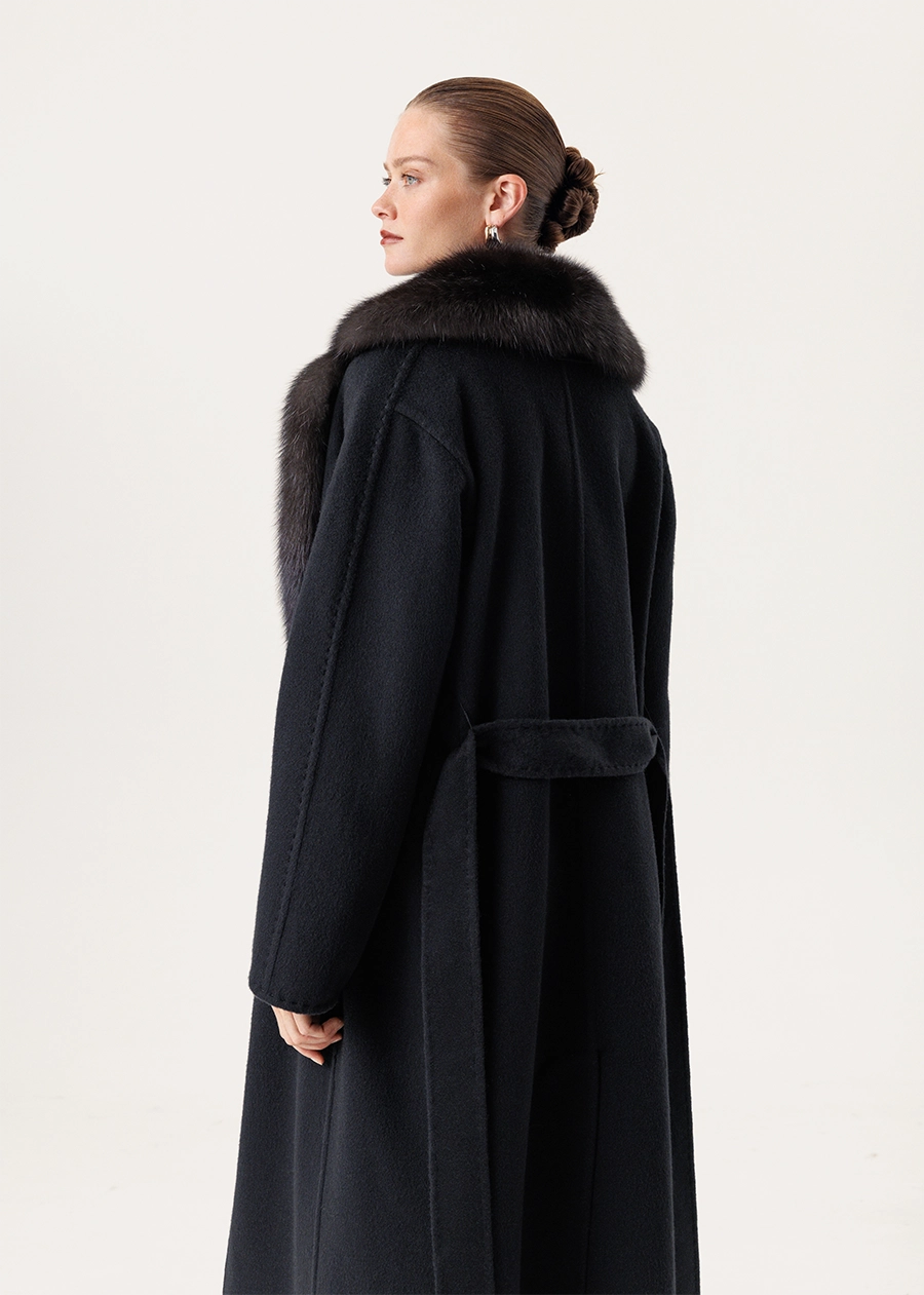 Кашемировое пальто с цельным английским воротником из меха соболя
