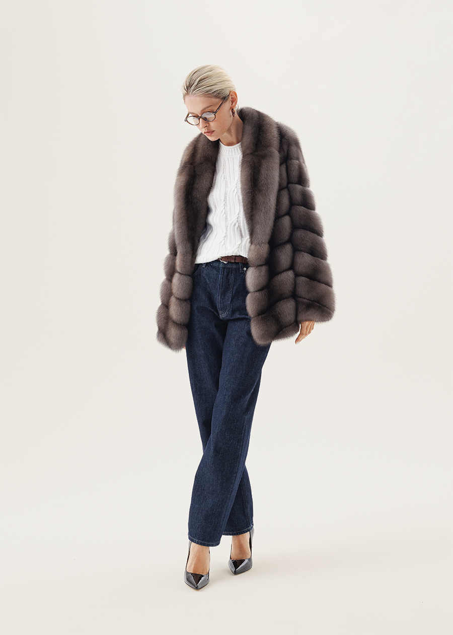 Шуба из соболя с цельным удлиненным шалевым воротником