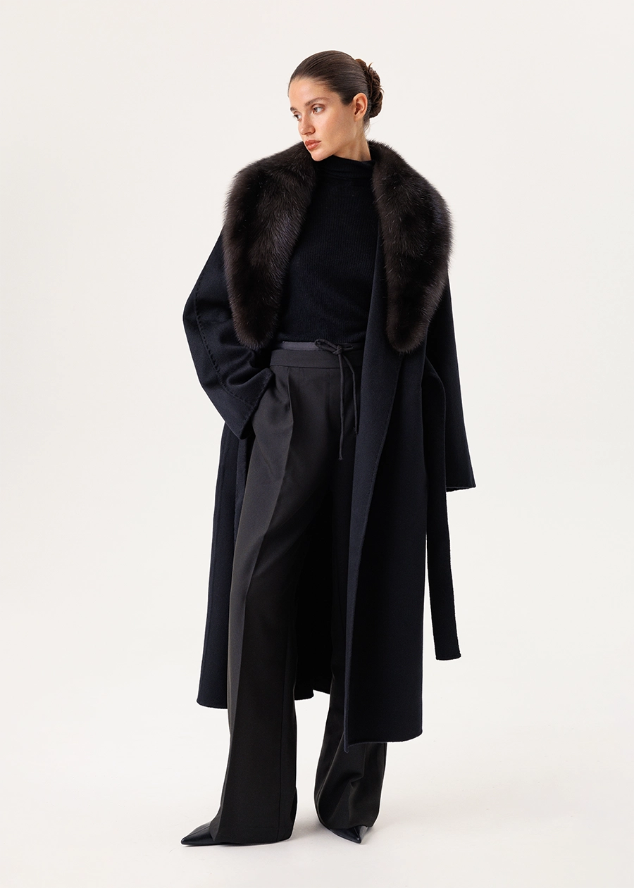 Пальто из кашемира с вшитым поясом и цельным шалевым воротником из меха соболя