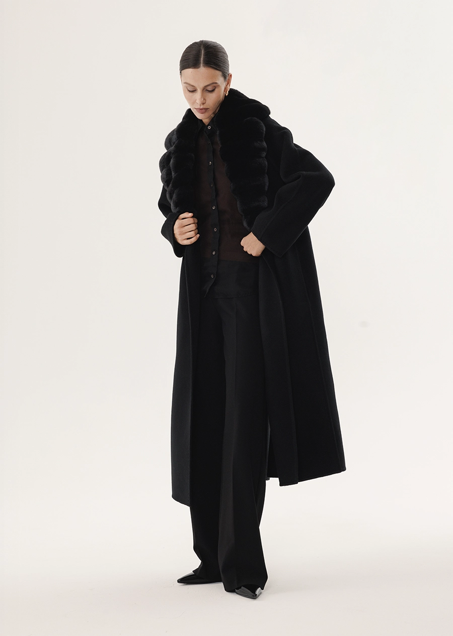 Чёрное кашемировое пальто с воротником из меха шиншиллы