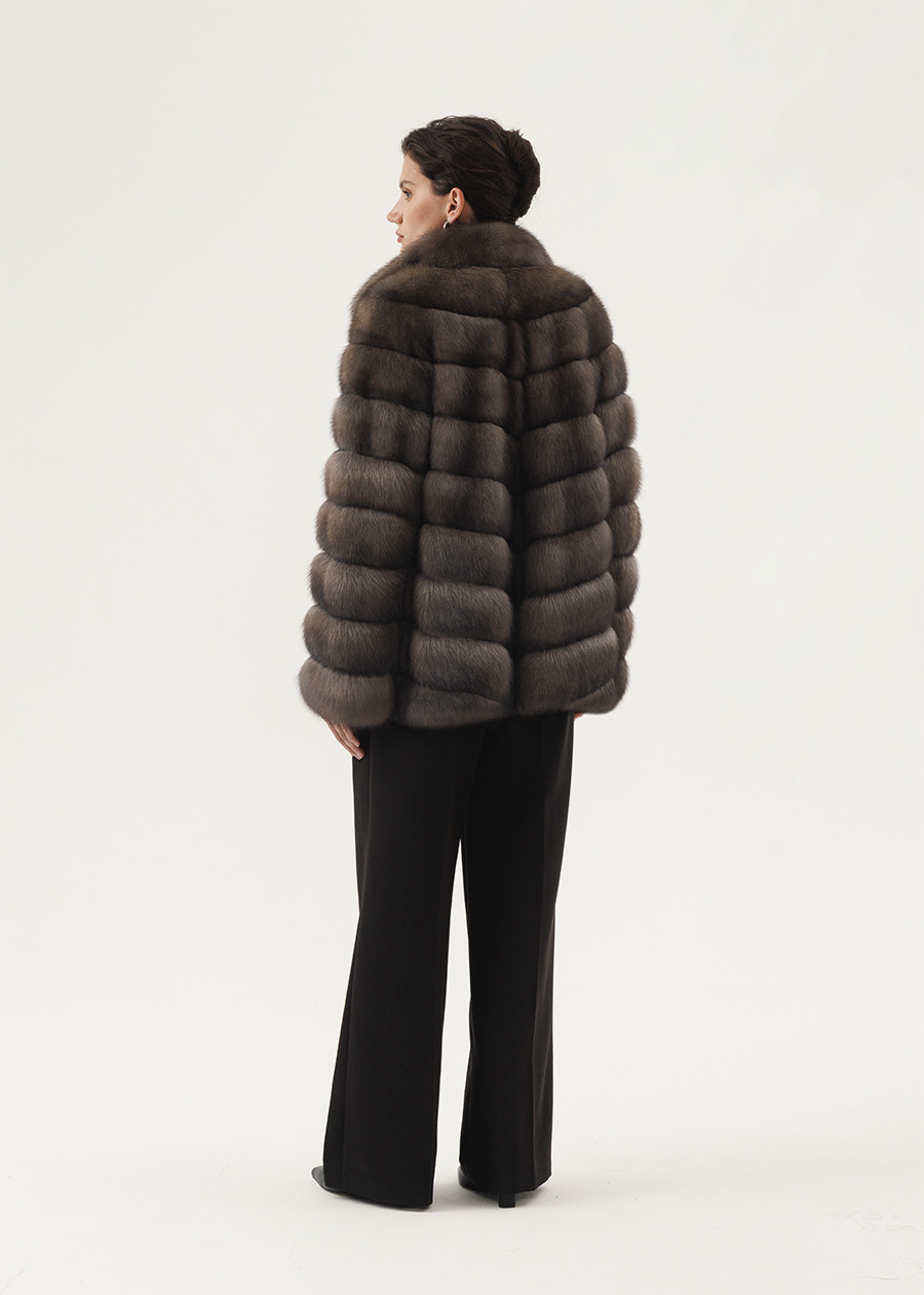 Соболиная шуба с воротником стойкой в оттенке Графит