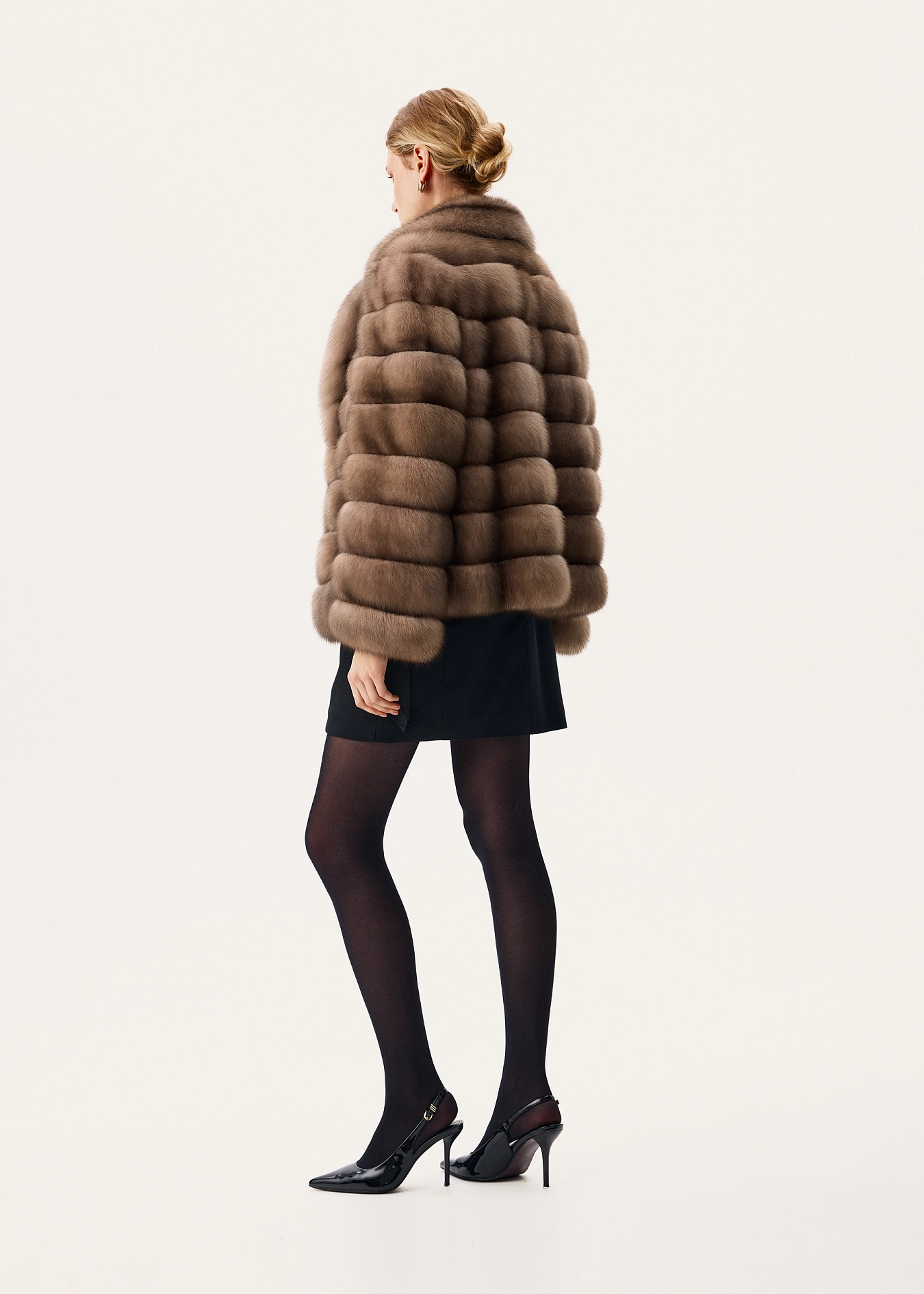 Шуба из соболя с цельным английским воротником